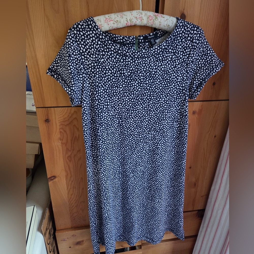 Hatlet Navy Blue Short Sleeve Shift Dress with White Dot Print Size Medium